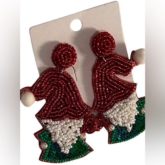 Seed Bead Christmas gnome earrings - Picture 3 of 3